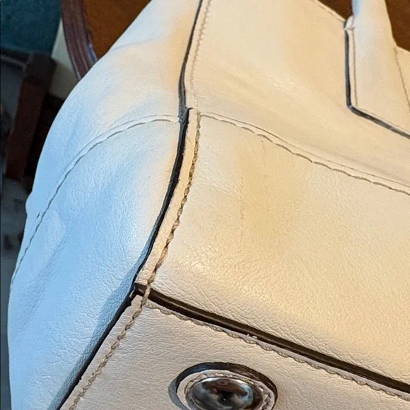 Coach F13675 Hampton Madeleine satchel/carryall smooth thick leather
White EUC - Picture 11 of 17